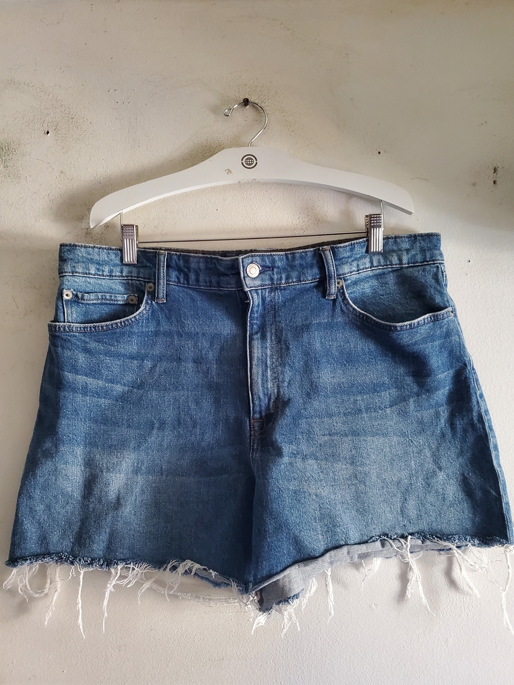 Ralph Lauren Medium Blue Denim Cutoff Shorts Size 16.